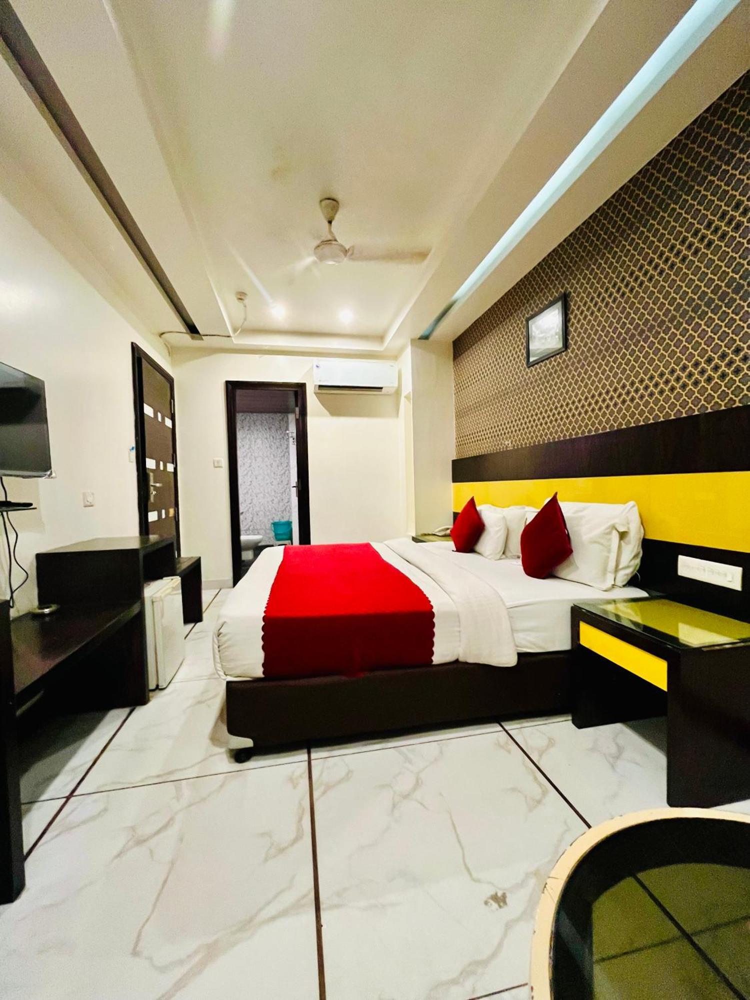 Frankstay -le Unit By Worth 4* New Delhi